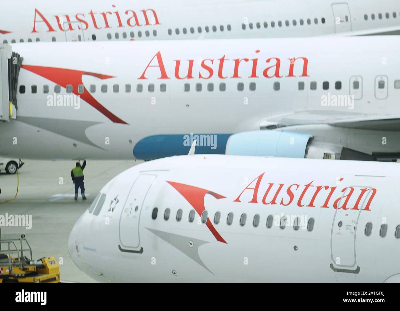 Schwechat - Austrian Airlines (AUA) am Flughafen Wien-Schwechat am 13.03.2012. - 20120313 PD0174 - Rechteinfo: Rights Managed (RM) Stockfoto