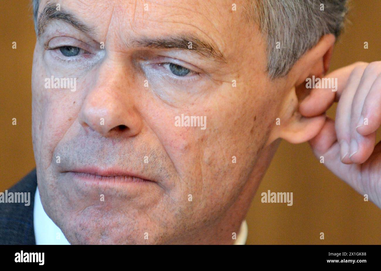 Wien - Vorsitzender des Vorstands der erste Group Bank AG Andreas Treichl anlässlich der Pressekonferenz zum Thema "Ergebnisse 2012" am 28. Februar 2013. - 20130228 PD1614 - Rechteinfo: Rechte verwaltet (RM) Stockfoto