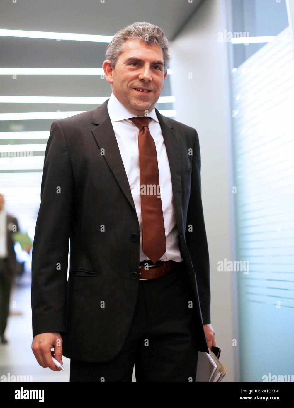 Wien - Hypo Alpe-Adria-Bank International AG Vorstandsvorsitzender Gottwald Kranebitter anlässlich der Pressekonferenz zum Thema "Ergebnisse 2012" am 12. März 2013. - 20130312 PD0832 - Rechteinfo: Rechte verwaltet (RM) Stockfoto