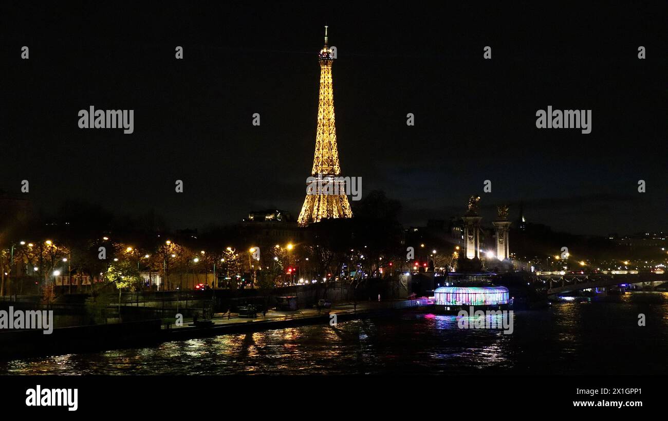 Foto Eiffelturm bei Nacht, Tour Eiffel de nuit Paris Frankreich Europa Stockfoto