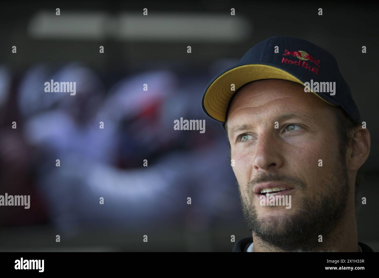 Der norwegische Skirennläufer Aksel Lund Svindal spricht nach dem Audi Sport TT Cup am 01. August 2015 auf dem Red Bull Ring in Spielberg mit Journalisten. FOTO: APA/ERWIN SCHERIAU - 20150801 PD1500 - Rechteinfo: Rights Managed (RM) Stockfoto