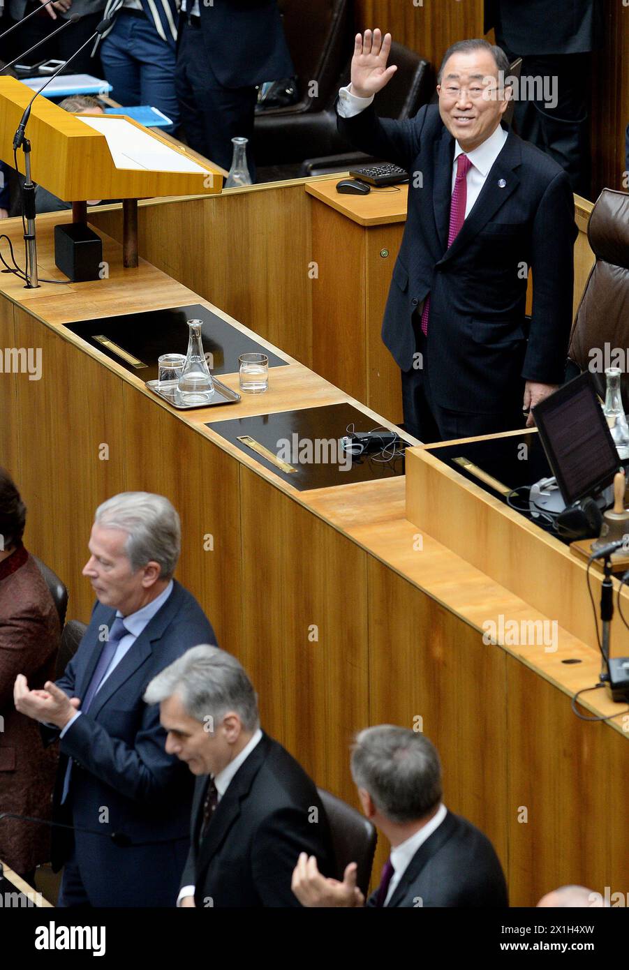 Der Generalsekretär der Vereinten Nationen, Ban Ki-moon, hält während der Tagung des österreichischen Rates am 28. April 2016 in Wien eine Rede. BILD: Ban Ki-moon - 20160428 PD0552 - Rechteinfo: Rights Managed (RM) Stockfoto