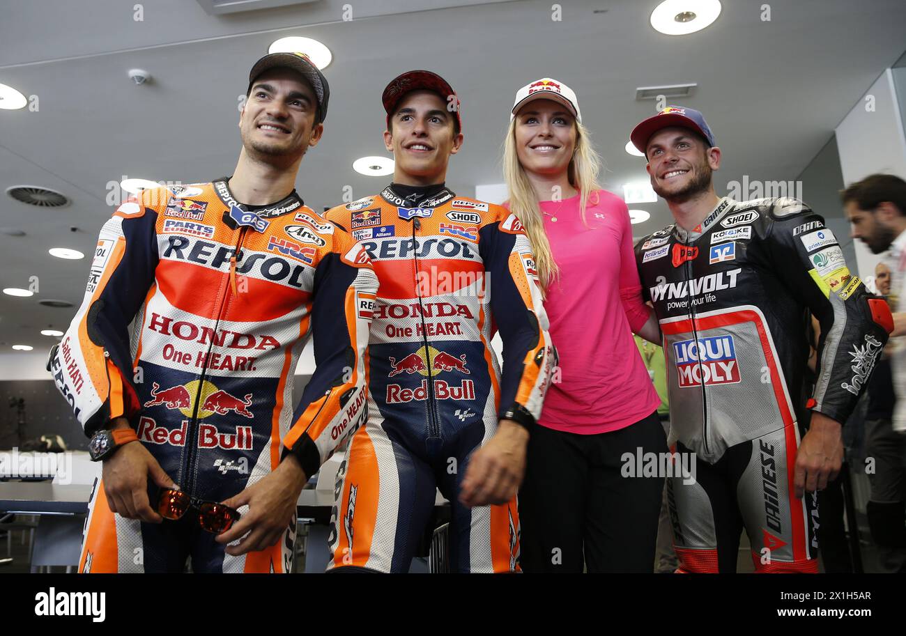 (L-R) die spanischen Moto GP-Fahrer Dani Pedrosa und Marc Marquez, der US-Skirennfahrer Lindsey Vonn und der deutsche Moto2-Fahrer Sandro Cortese werden während einer pressekonferenz zu den bevorstehenden Formel-1- und Moto-GP-Rennen am 14. Juni 2016 in Spielberg, Österreich, vorgestellt. BILD: Dani Pedrosa, Marc Marquez, US-Skirennfahrer Lindsey Vonn und Sandro Cortese - 20160614 PD1812 - Rechteinfo: Rights Managed (RM) Stockfoto