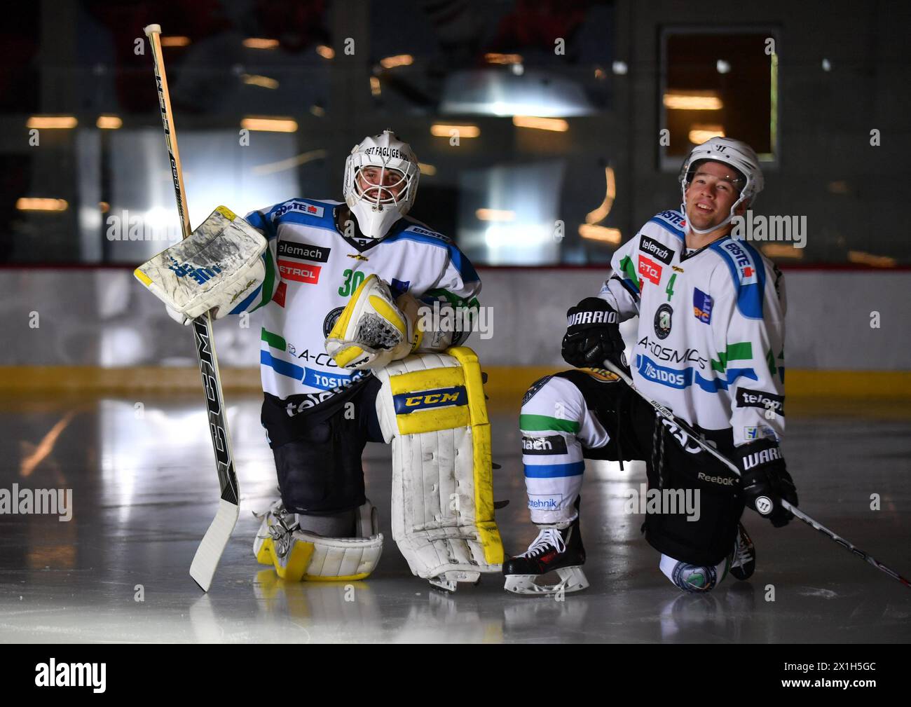 Medienveranstaltung erste Bank Hockey League (EBEL) in Salzburg, Österreich, am 16. August 2016. BILD: Jeff Frazee (L) und Jonathan Harty (Olimpija Lubljana) - 20160816 PD1498 - Rechteinfo: Rights Managed (RM) Stockfoto