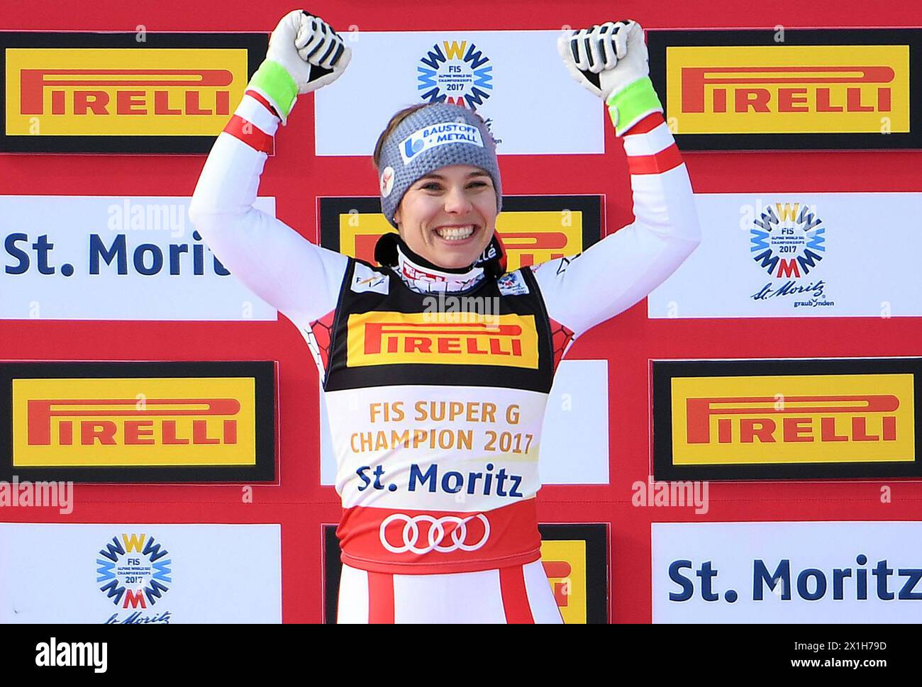 Nicole Schmidhofer aus Österreich feiert während des Women's Super G während der FIS Alpinweltmeisterschaft am 7. Februar 2017 in St. Moritz, Schweiz. - 20170207 PD2053 - Rechteinfo: Rights Managed (RM) Stockfoto