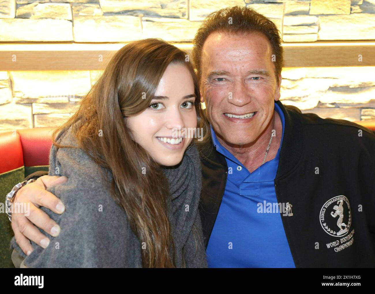 Arnold Schwarzenegger während der Olympischen Sonderweltwinterspiele Österreich 2017 in Schladming, Österreich, am 23.03.2017. BILD: Arnold Schwarzenegger und seine Tochter Christina - 20170323 PD6696 - Rechteinfo: Rights Managed (RM) Stockfoto