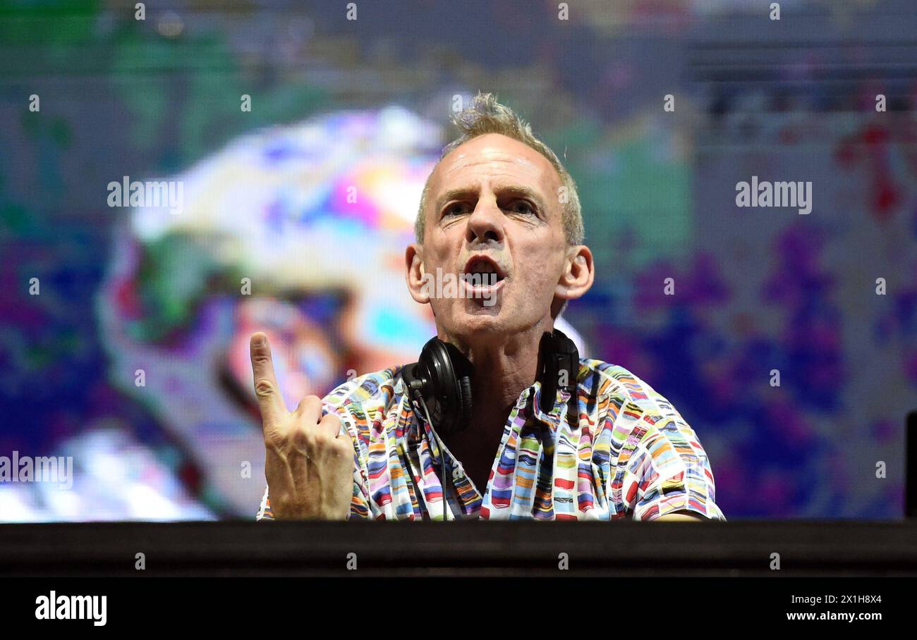 DJ 'Fatboy Slim' (Norman Cook) während des Konzerts auf der 'Blue Stage' während des Nova Rock 2017 Festivals in Nickelsdorf, Österreich, 14. Juni 2017. Die Veranstaltung findet vom 14. Bis 17. Juni 2017 statt. - 20170615 PD0080 - Rechteinfo: Rechte verwaltet (RM) Stockfoto