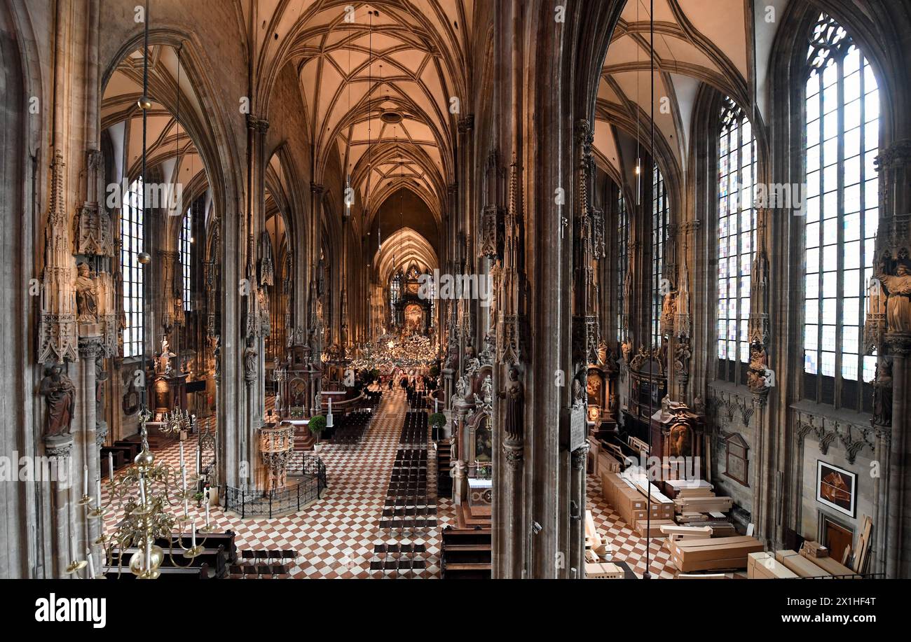 Niki Lauda'ste Beerdigungszeremonie in der Stephansdom. Wien, Österreich am 29. Mai. 2019. Der dreimalige Formel-1-Meisterschaftssieger wurde in einem Ferrari-Rennanzug mit vollen staatlichen Auszeichnungen beerdigt. - 20190529 PD1478 - Rechteinfo: Rechte verwaltet (RM) Stockfoto