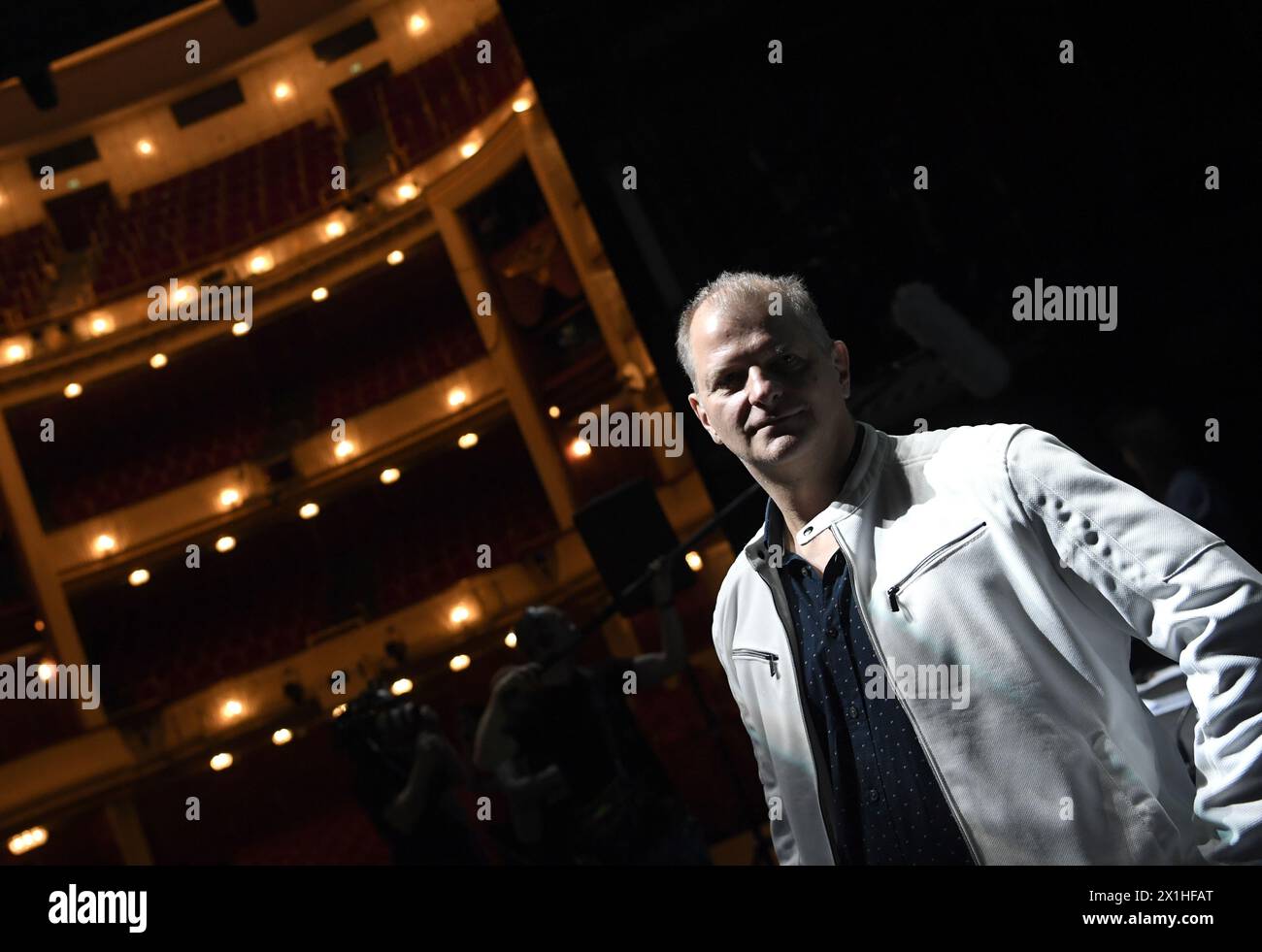 Österreichischer Theater- und Opernregisseur Martin Kusej während einer Pressekonferenz am Burgtheater in Wien, Österreich, am 6. Juni 2019. - 20190606 PD2818 - Rechteinfo: Rechte verwaltet (RM) Stockfoto