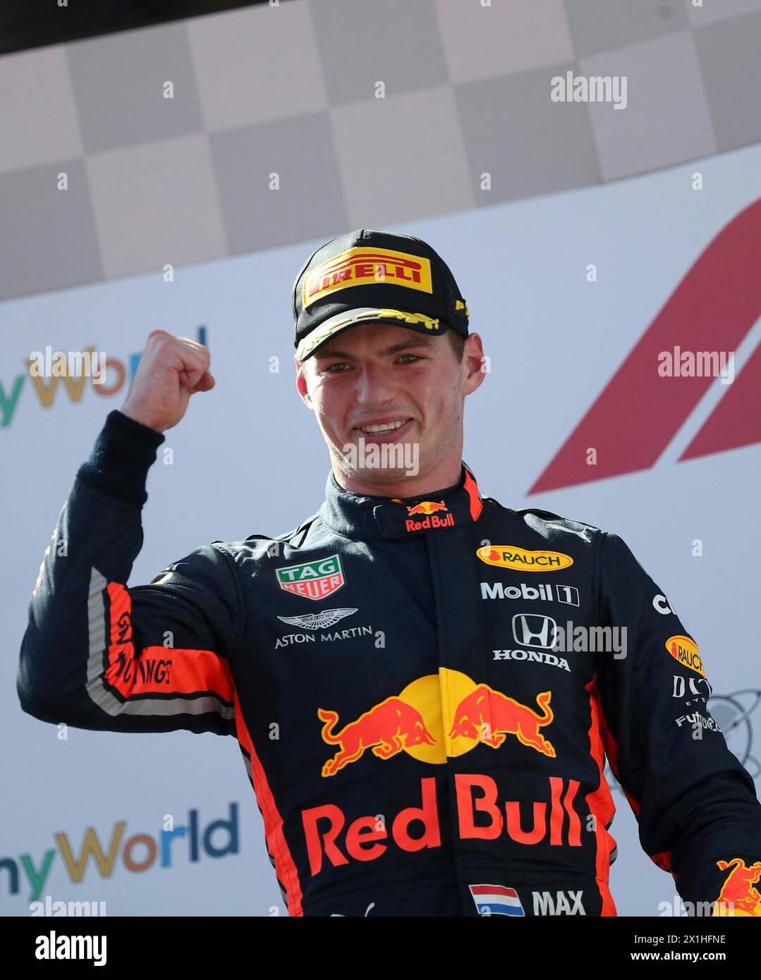 Der niederländische Red Bull Racing-Pilot Max Verstappen feiert am 30. Juni 2019 in Spielberg das Podium nach dem Formel-1-Grand-Prix von Österreich. Max Verstappen gewann den Großen Preis von Österreich, nachdem er Charles Leclercs Ferrari in den Schlussrunden überholt hatte. - 20190630 PD3862 - Rechteinfo: Rechte verwaltet (RM) Stockfoto