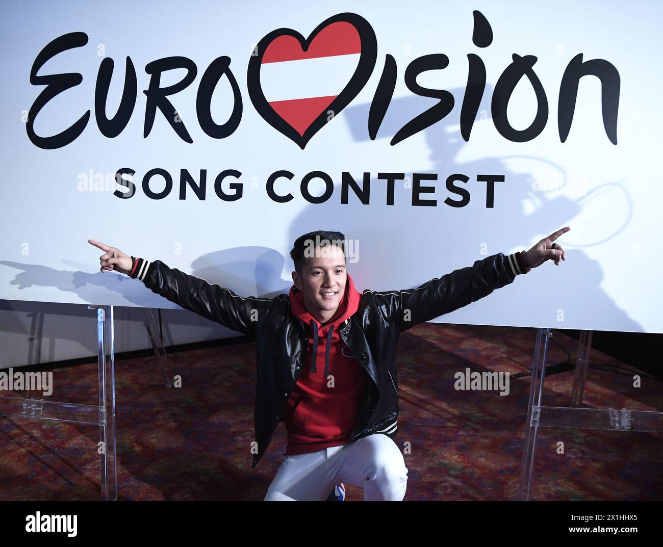 Vincent BUENO, österreichischer Teilnehmer des 65. Eurovision Song Contests, posiert am 4. März 2020 während der Präsentation seines ESC-Songs „Alive“ in Wien. - 20200304 PD3594 - Rechteinfo: Rights Managed (RM) Stockfoto