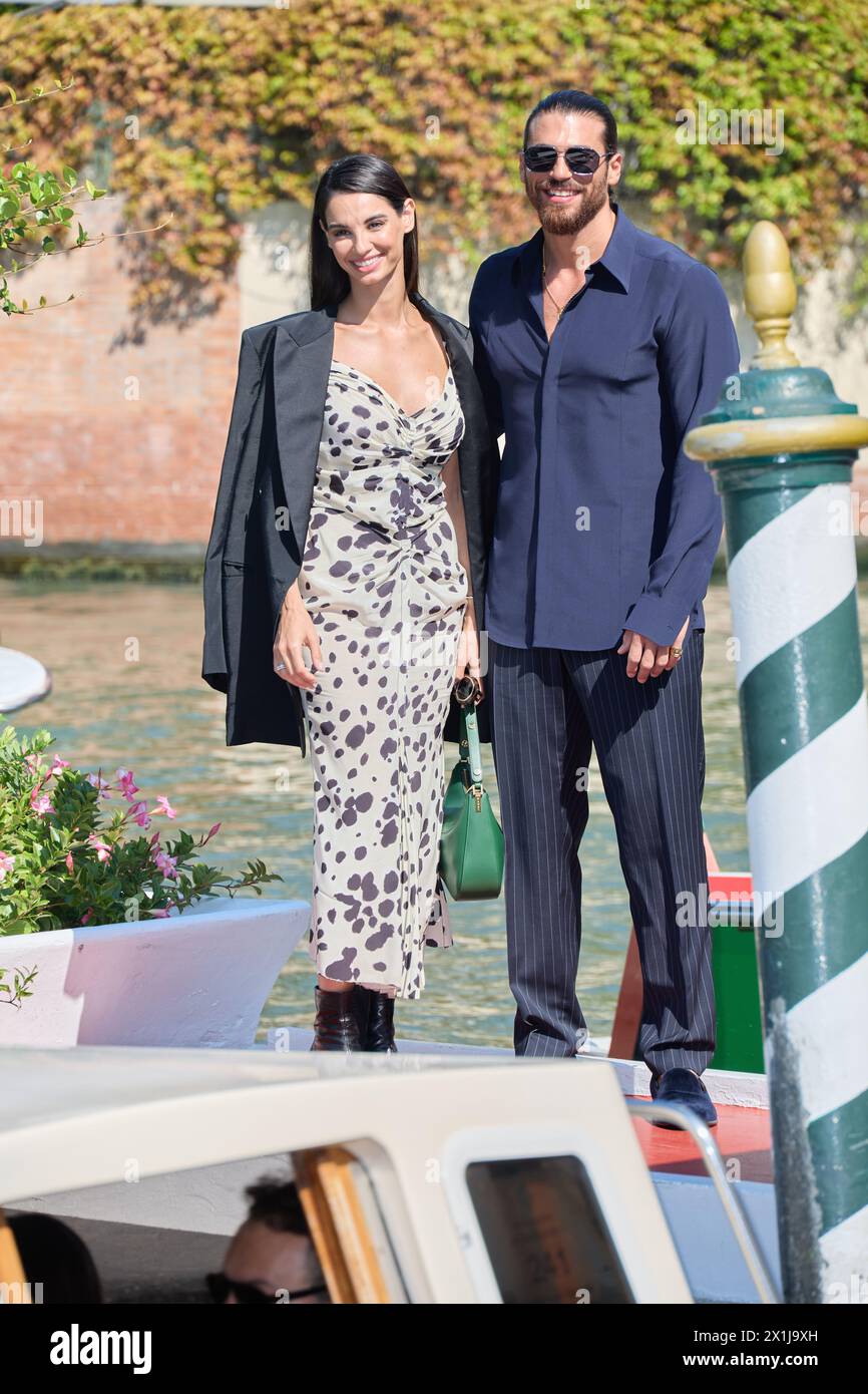 Copyright: Starpix/Alexander TUMA, 79. Venedig Filmfestival in Venedig, Italien, am 4. September 2022. CAN Yaman und Francesca Chillemi - 20220904 PD6153 - Rechteinfo: Rights Managed (RM) Stockfoto