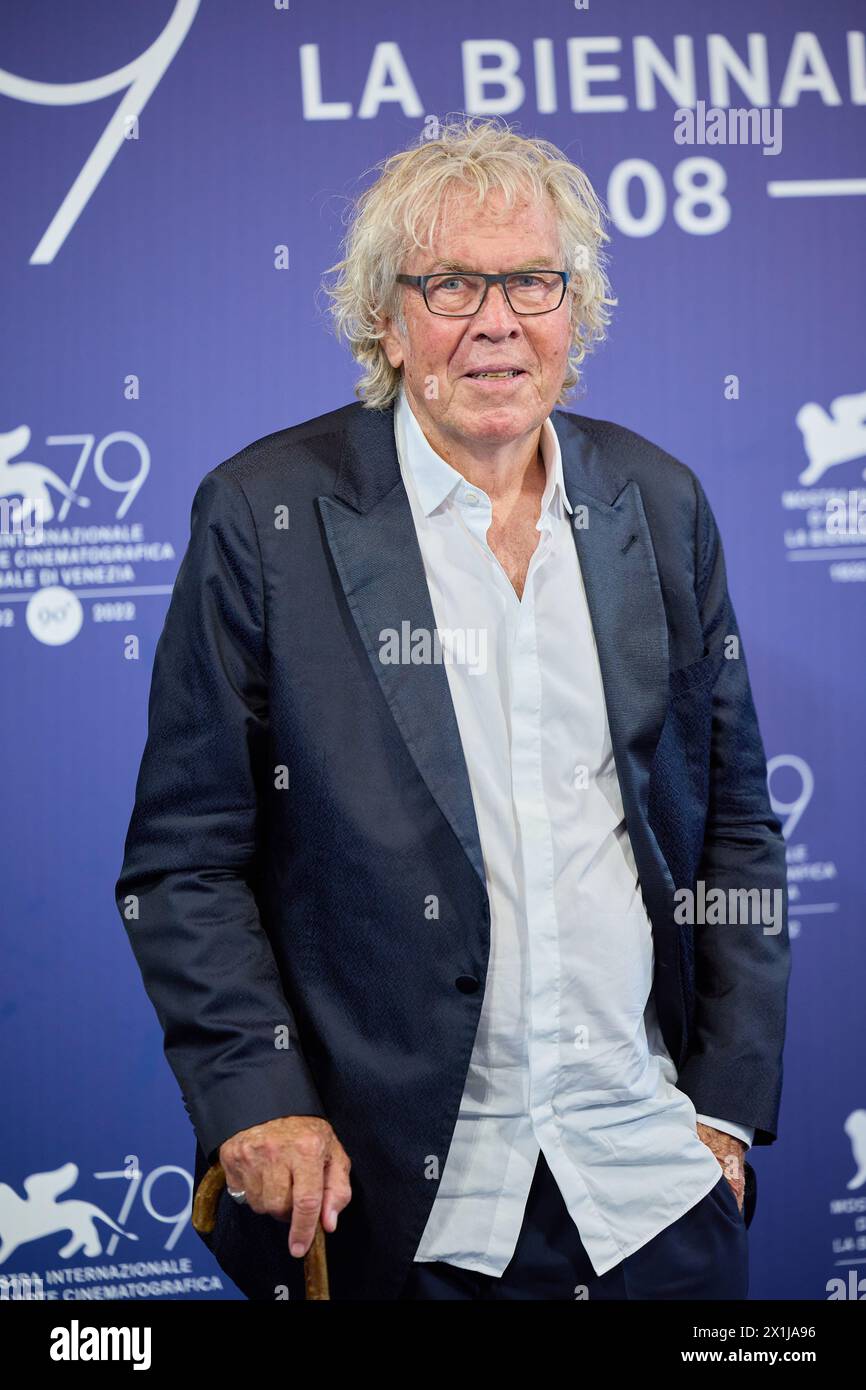 Copyright: Starpix/Alexander TUMA, 79. Venedig Filmfestival in Venedig, Italien, am 6. September 2022. Jorgen Leth , Photocall zu 'Music for Black Pigeons' - 20220906 PD15499 - Rechteinfo: Rights Managed (RM) Stockfoto Copyright: Starpix/Alexander TUMA, 79. Venedig Filmfestival in Venedig, Italien, am 6. September 2022. Jorgen Leth , Photocall zu 'Music for Black Pigeons' - 20220906 PD15499 - Rechteinfo: Rights Managed (RM) Stockfoto