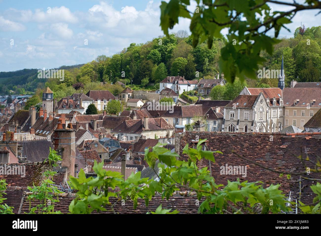Tonnerre, Bourgogne, Frankreich, Blick auf die Stadt von der Eglise Saint-Pierre Stockfoto