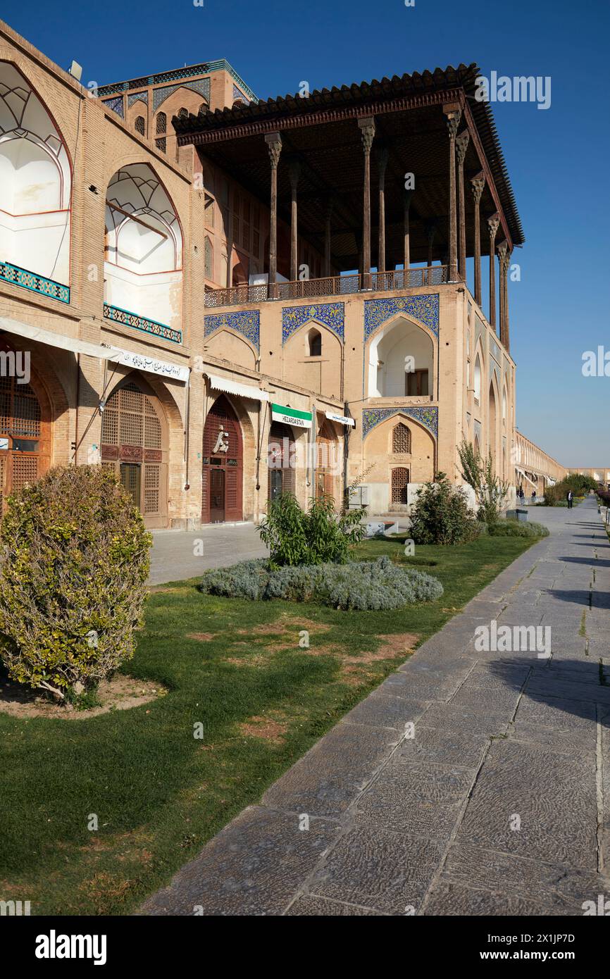 Ali Qapu Palast auf dem Naqsh-e Jahan Platz, UNESCO-Weltkulturerbe. Isfahan, Iran. Stockfoto