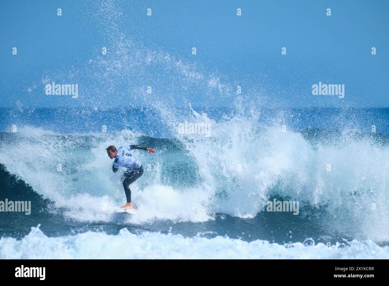 Der australische Profi-Surfer Callum Robson tritt 2024 beim Margaret River Pro Surf Event in Surfer's Point, Prevelly, Western Australia an. Stockfoto