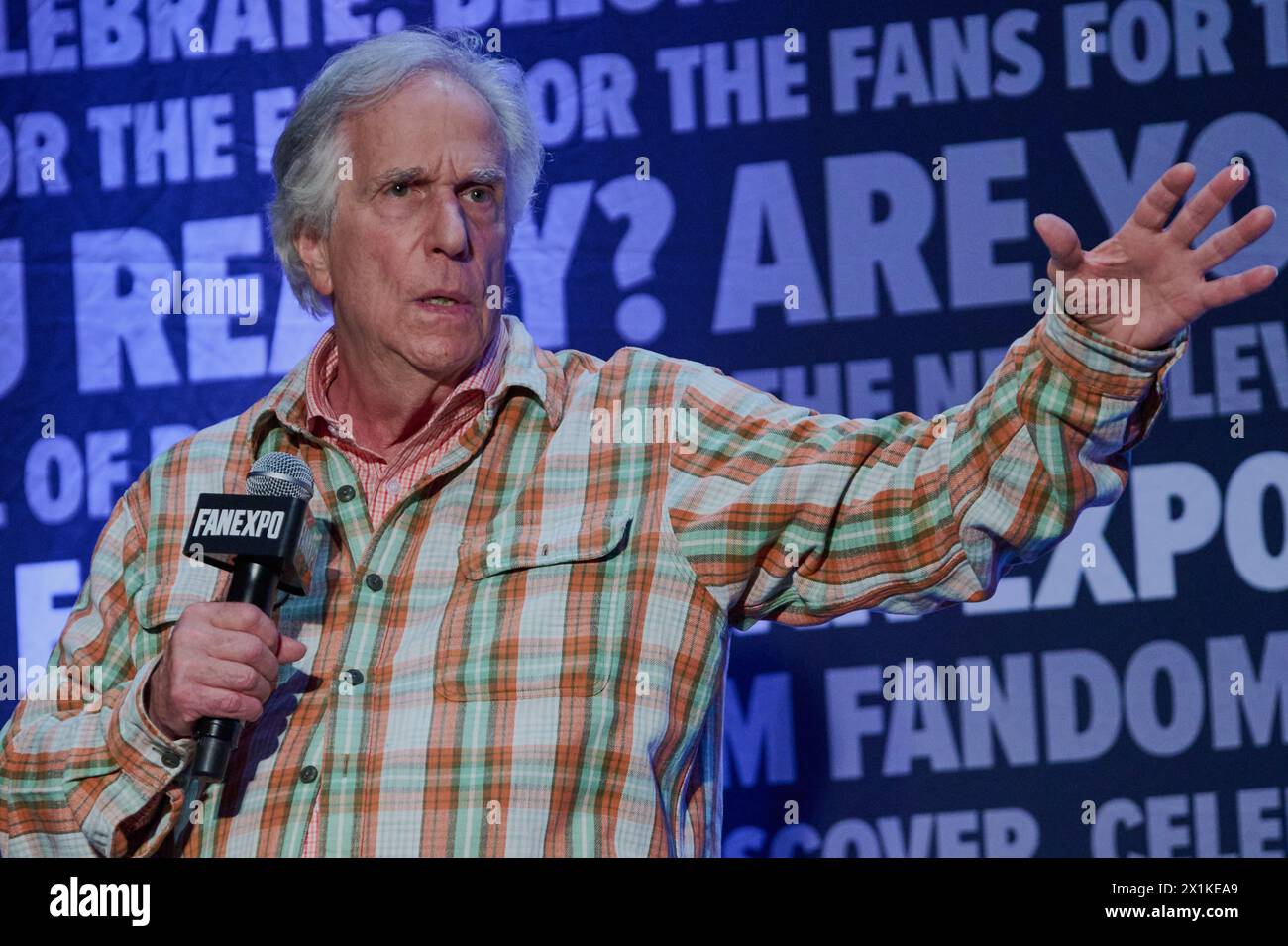 PHILADELPHIA, PA, USA - 03. JUNI 2023: Fragen und Antworten von Henry Winkler auf der FAN EXPO im Pennsylvania Convention Center. Stockfoto