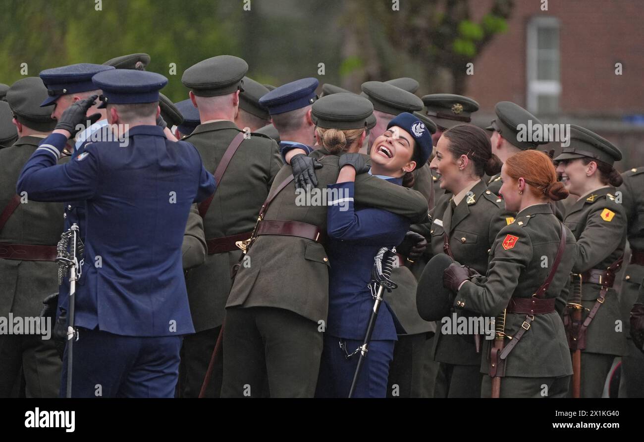 Kadetten während der Zeremonie der 99. Kadettenklasse im Trainingszentrum der Verteidigungskräfte in Curragh, Co Kildare. Bilddatum: Mittwoch, 17. April 2024. Stockfoto