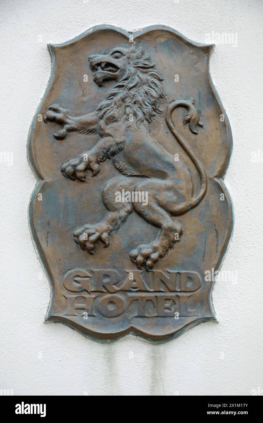 Namensschild vor dem berühmten Grand Hotel in Rimini Stockfoto