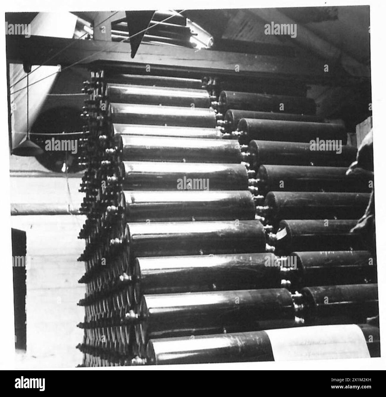 Die Außen- und Innenräume von Panzern werden während des Versiegelungsprozesses in Chilwell und des neuen Systems in M.T. Stores in Haysford Mills, Nottingham, von der britischen Armee gezeigt. Stockfoto