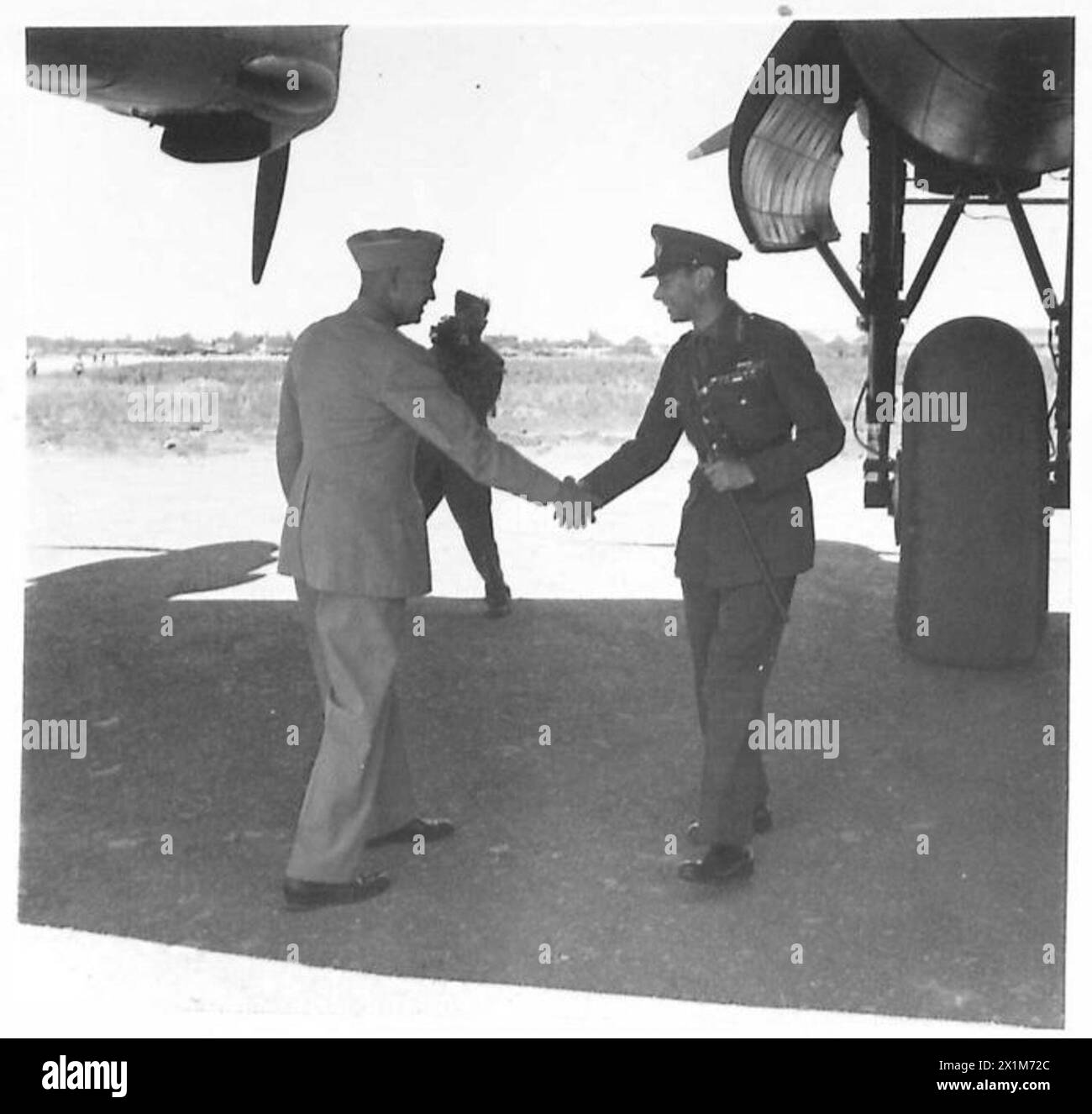 König traf General Eisenhower bei seiner Ankunft in Nordafrika während der Operationen der britischen Armee. Stockfoto