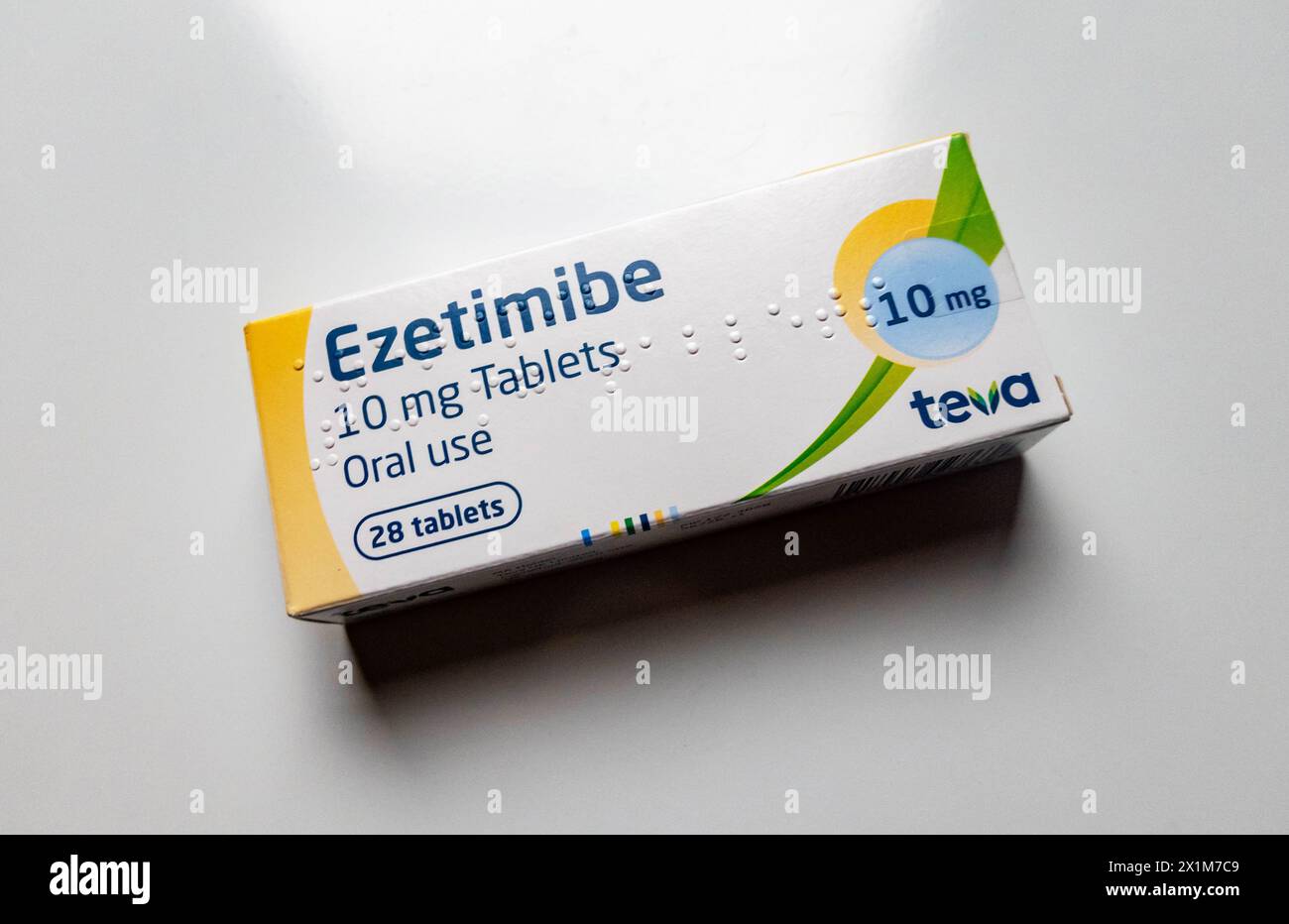 Medikation -- Ezetimib 10mg zur Senkung des Cholesterins Stockfoto