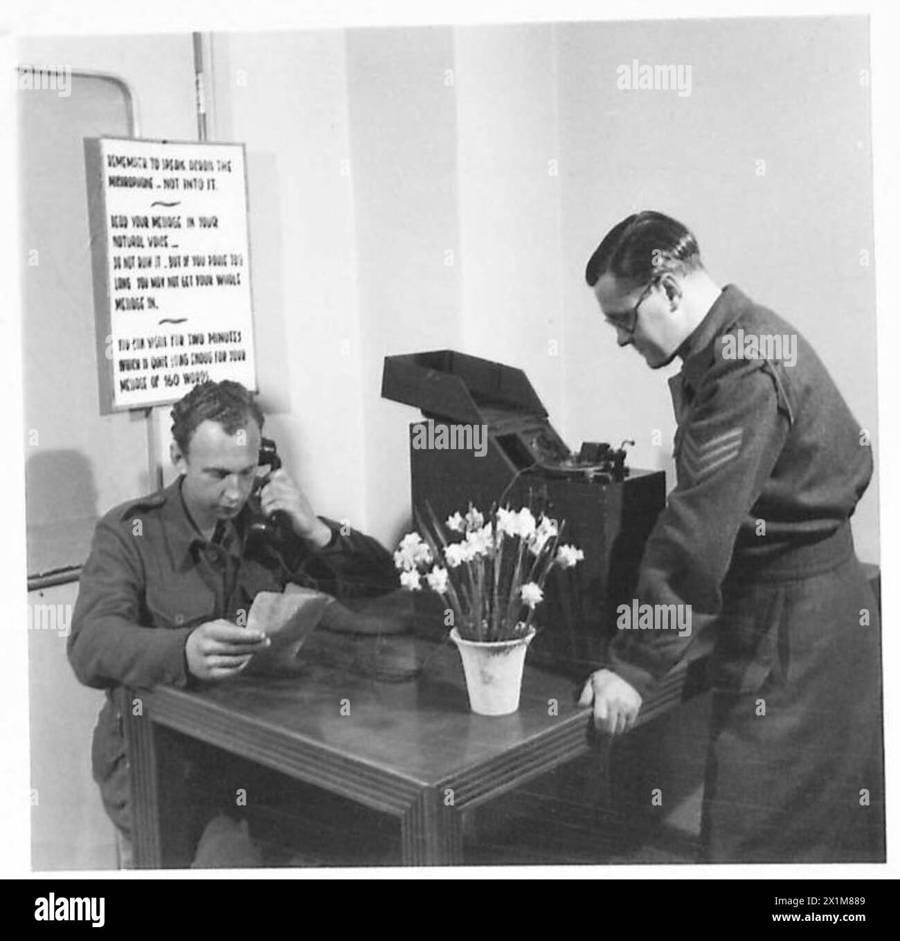 Johnson Graham, der dritte Soldat, der für „Voices of the Forces“ aufgenommen wurde, sendet eine Nachricht an seine Mutter und Schwester, in der er die Kommunikation der britischen Armee in Italien dokumentiert. Stockfoto
