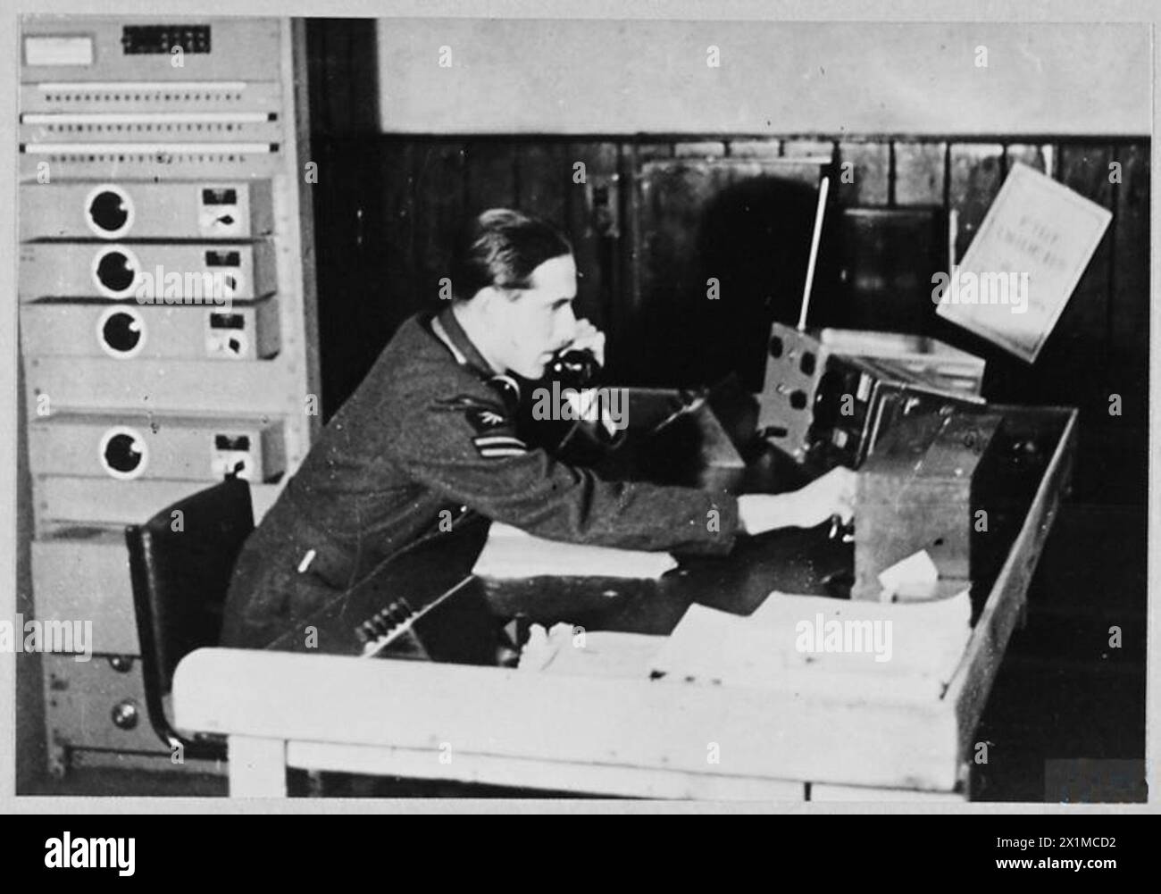 Die britischen Radargegenmaßnahmen werden durch das Dartboard-Kontrollsystem unter Verwendung der R.T.T.-Technologie der Royal Air Force gesteuert. Stockfoto