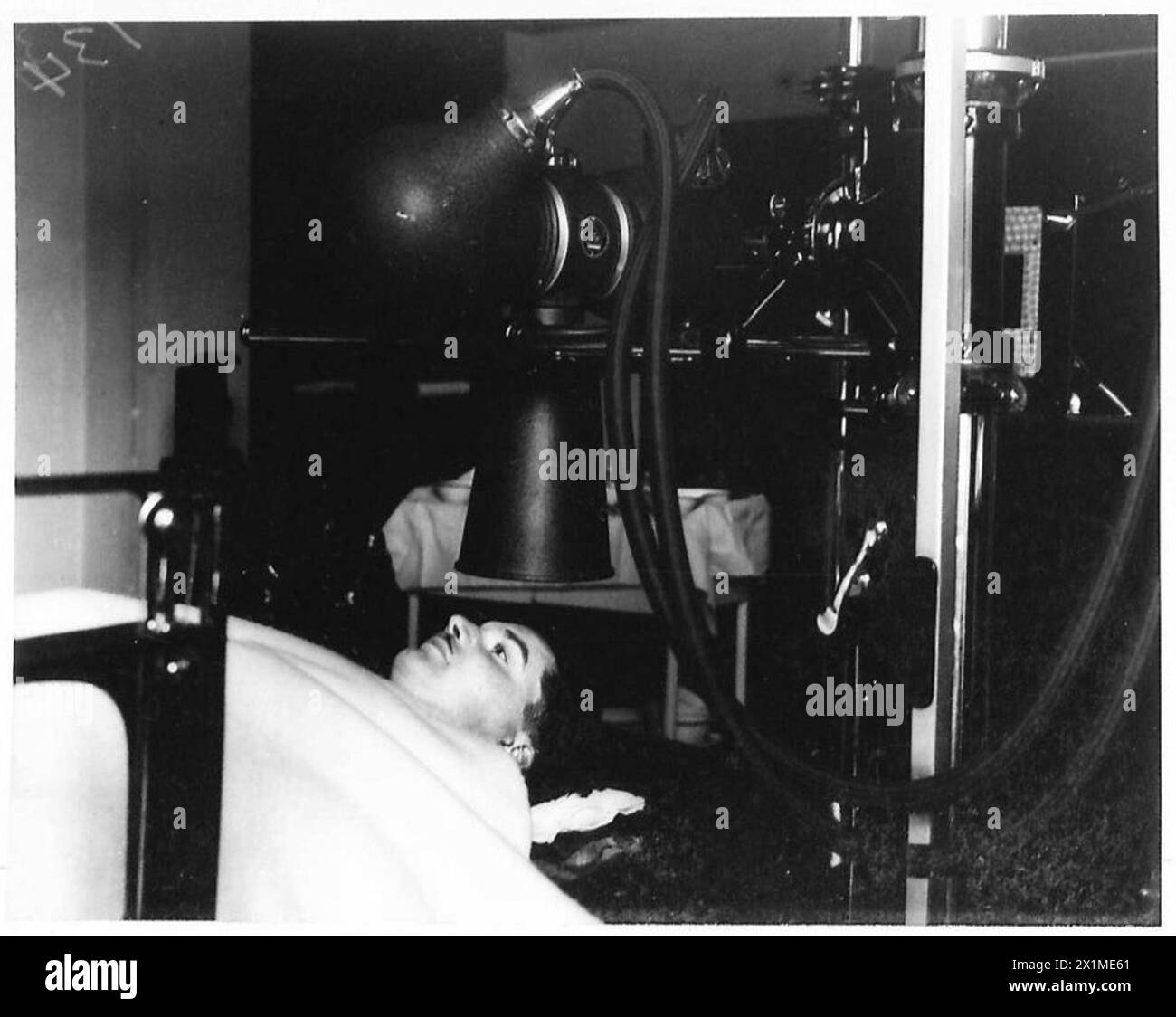 KOPFKRANKENHAUS AM ST.HUGH's COLLEGE, OXFORD - Patient wird Röntgen, British Army Stockfoto