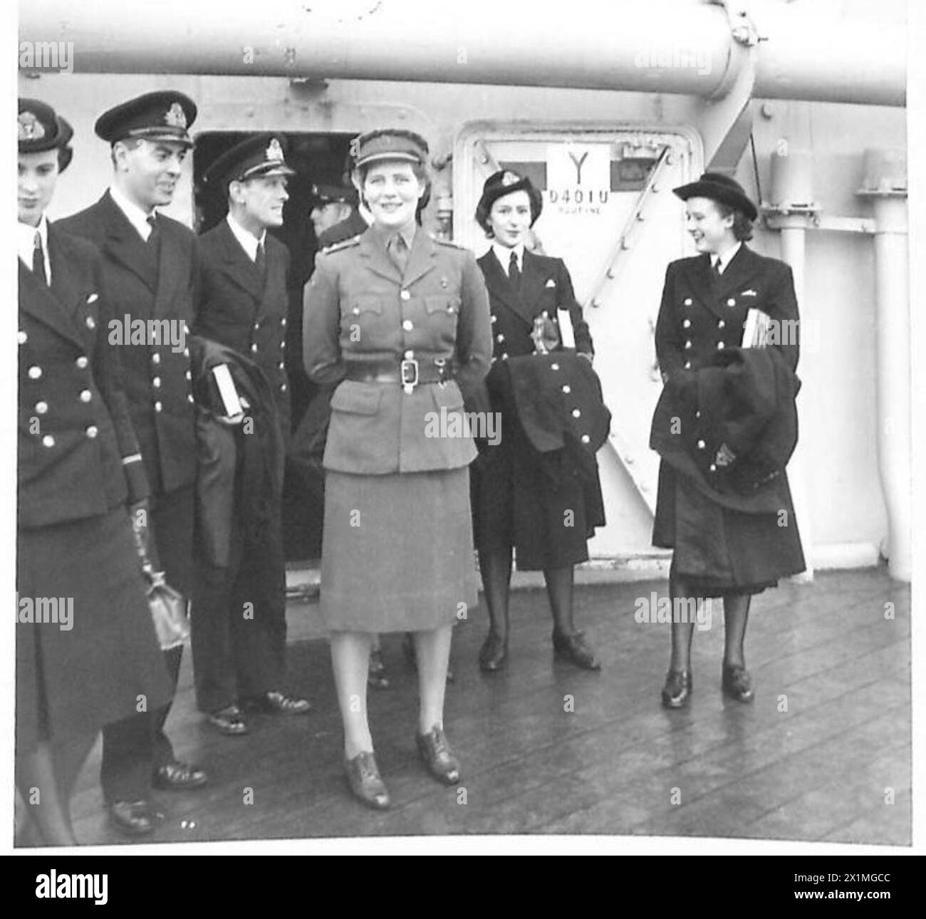 HERR WINSTON CHURCHILLS RÜCKKEHR - Subaltern Mary Churchill mit einigen der WRNS-Offiziere, die während der Tour des Premierministers als Cypher-Offiziere fungierten, British Army Stockfoto