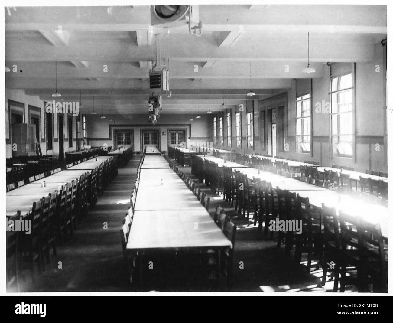 Der Sandhurst Block in Mitchett ist Teil der Gebäude der British Army innerhalb des Aldershot Command und veranschaulicht die militärische Infrastruktur und Verwaltungseinrichtungen. Stockfoto
