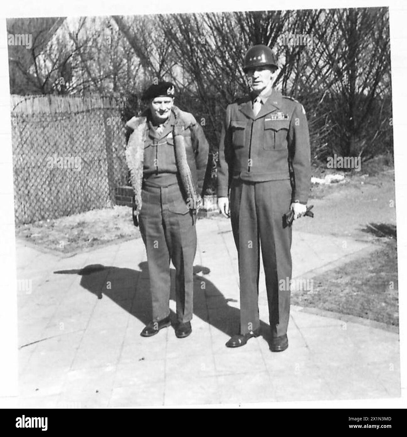 AUFTAKT ZUM RHEINANGRIFF - Feldmarschall Montgomery mit General Simpson, British Army, 21st Army Group Stockfoto