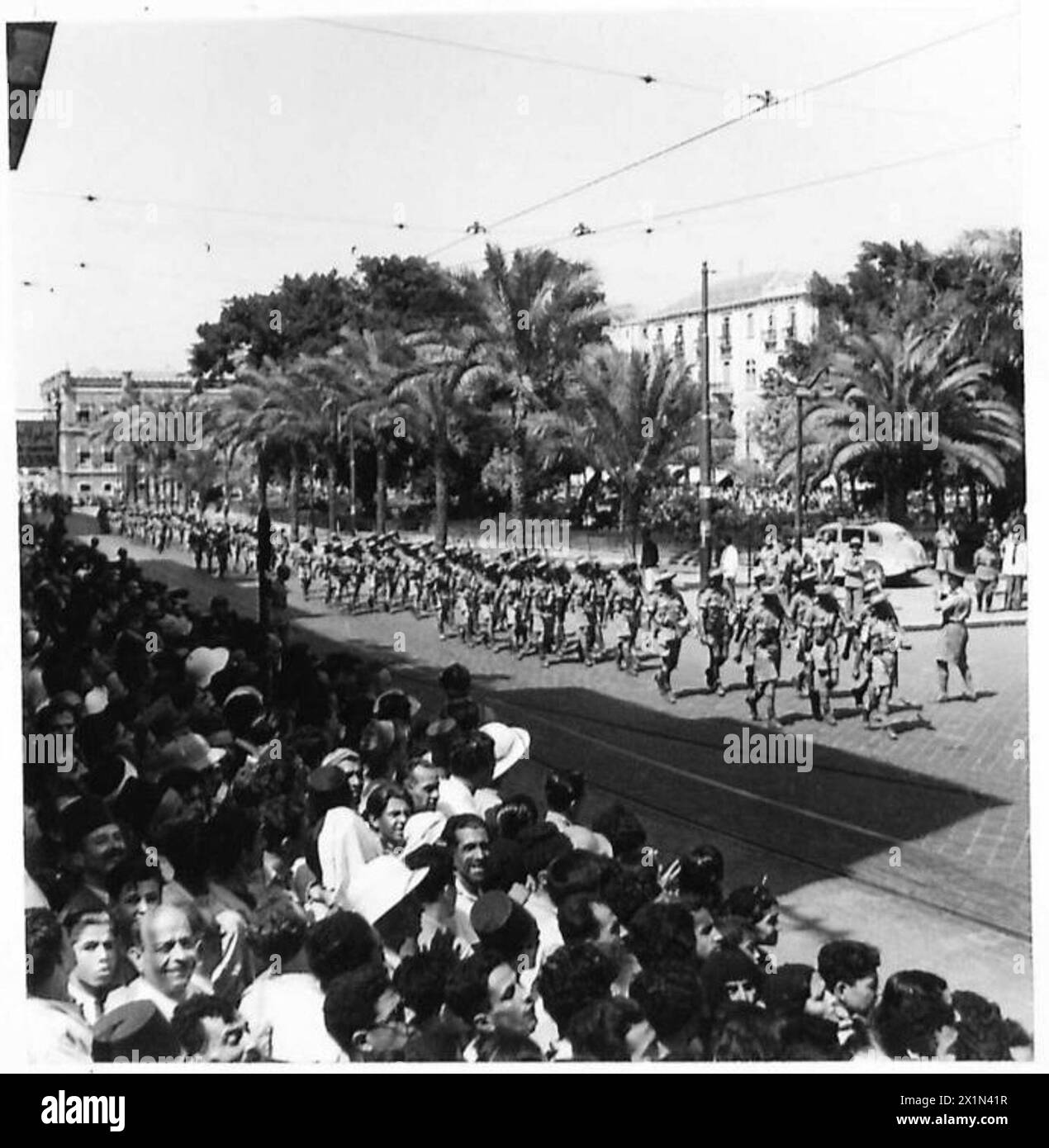 EINZUG DES BRITISCHEN GENERALS UND DER TRUPPEN NACH BEIRUT - australische Truppen wurden von einer großen Menge begrüßt, als sie durch die Stadt marschierten, die britische Armee Stockfoto