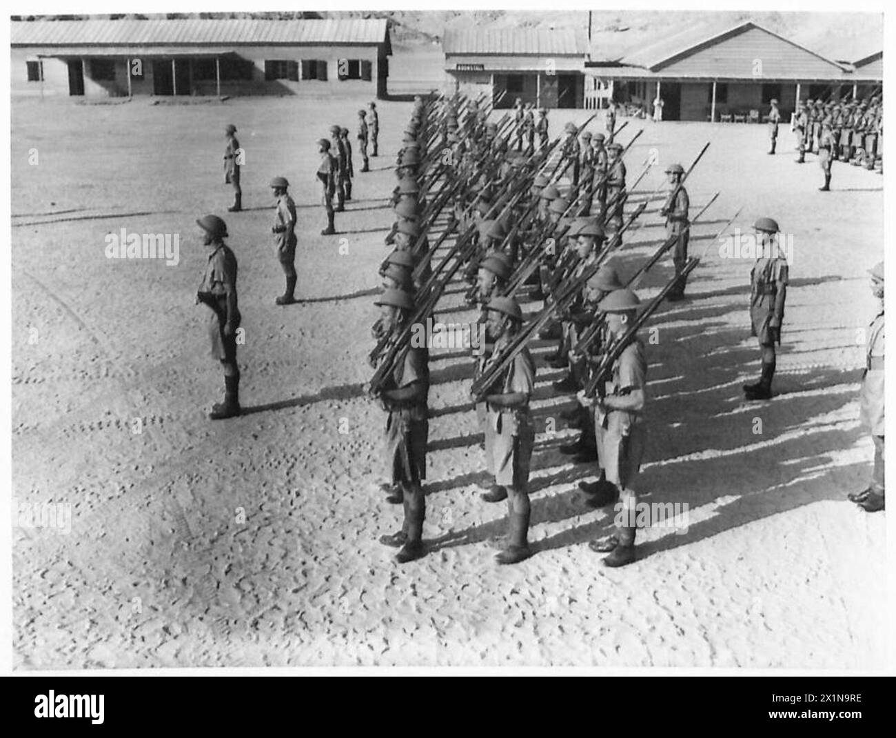 Neuseeländische Truppen bilden sich auf einem Paradeplatz für das Training in der Wüste unter der britischen Armee. Stockfoto
