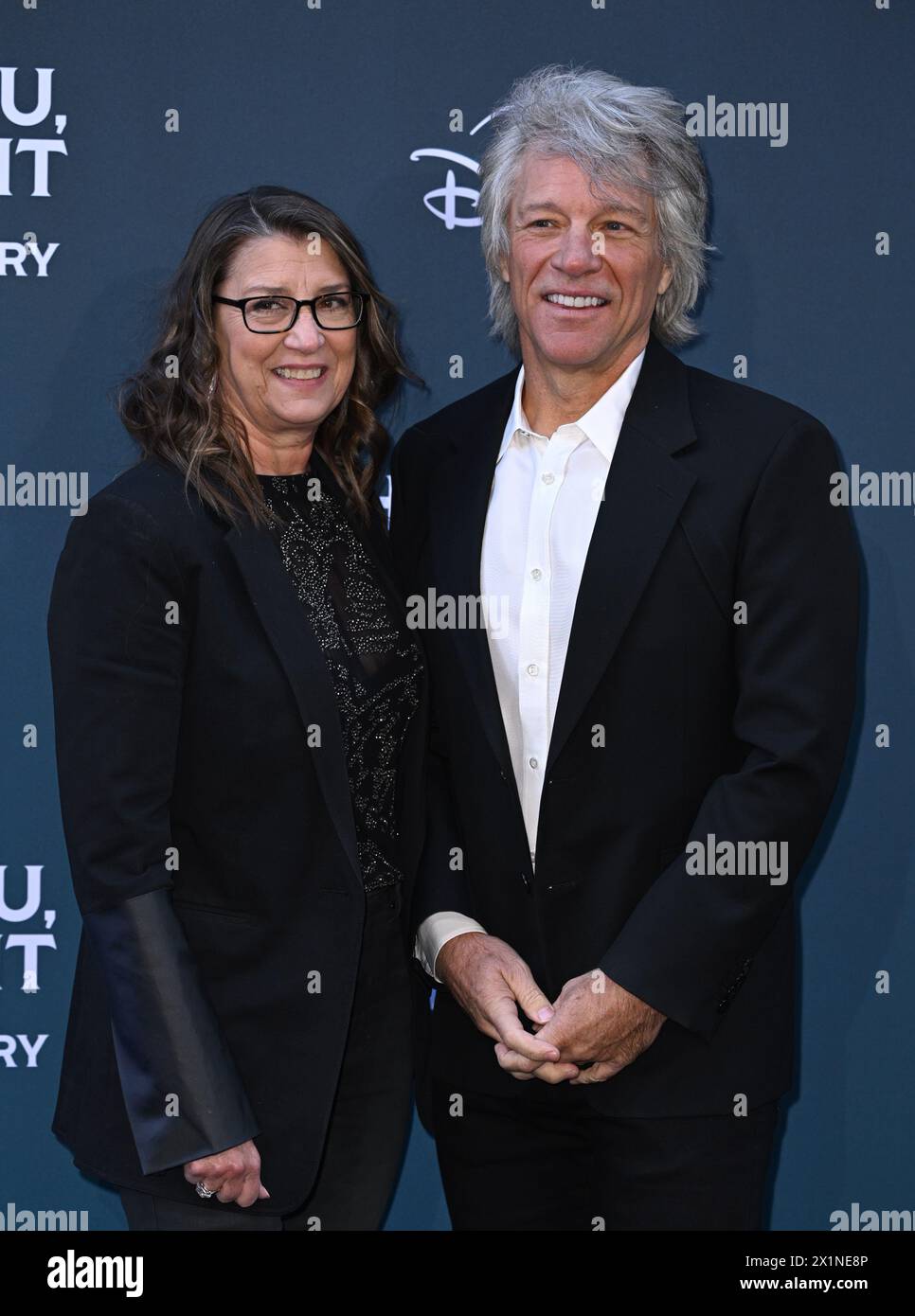 London, Großbritannien. April 2024. Jon Bon Jovi und seine Frau Dorothea Bongiovi kommen an der Thank You Goodnight: The Bon Jovi Story Premiere, Leicester Square. Quelle: Doug Peters/EMPICS/Alamy Live News Stockfoto