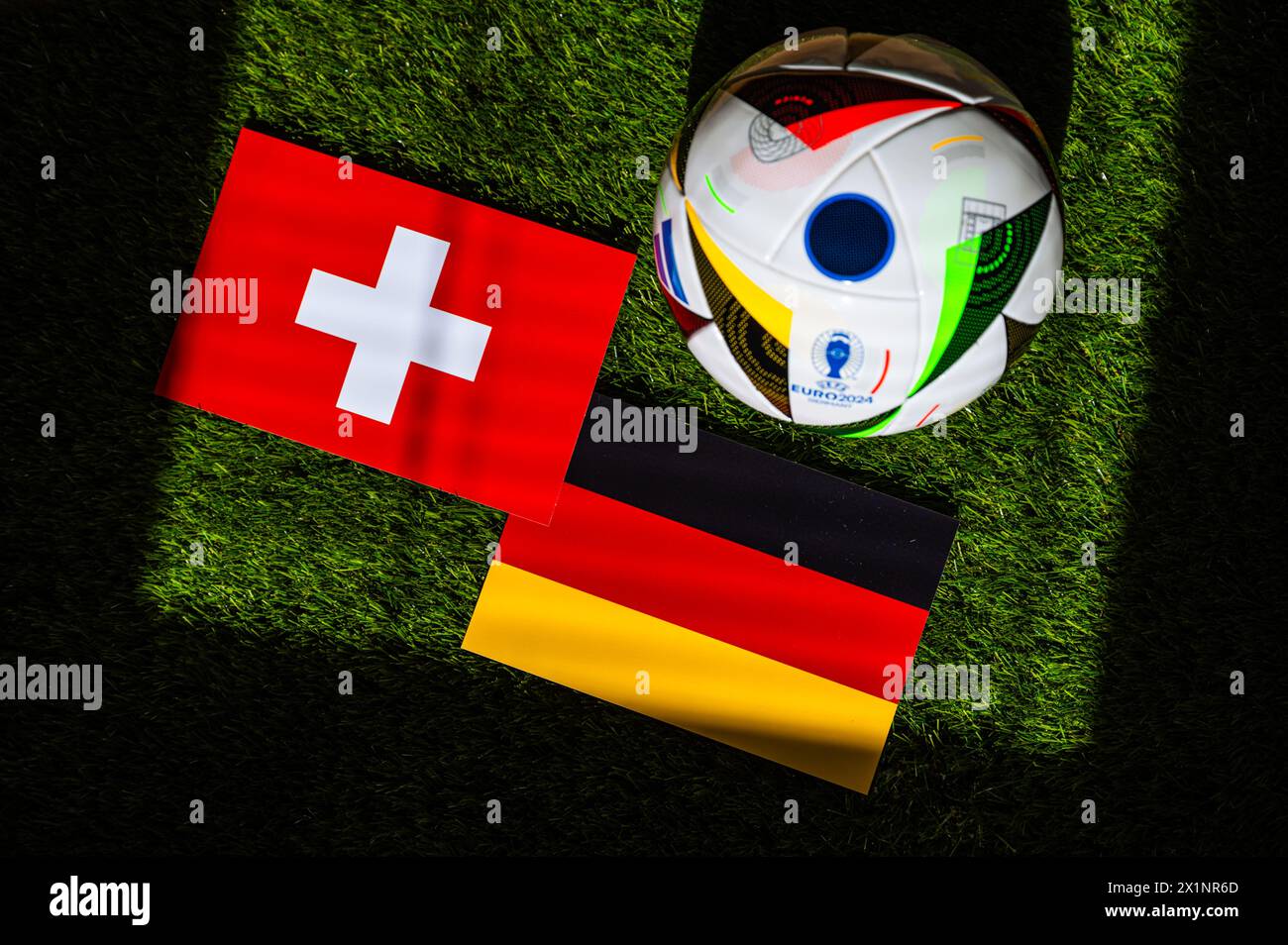 HAMBURG, DEUTSCHLAND, 17. APRIL 2024: Schweiz gegen Deutschland, Euro 2024 Gruppe A Fußballspiel in Frankfurt Arena, Frankfurt, 23. Juni 2024, offizieller Ball o Stockfoto