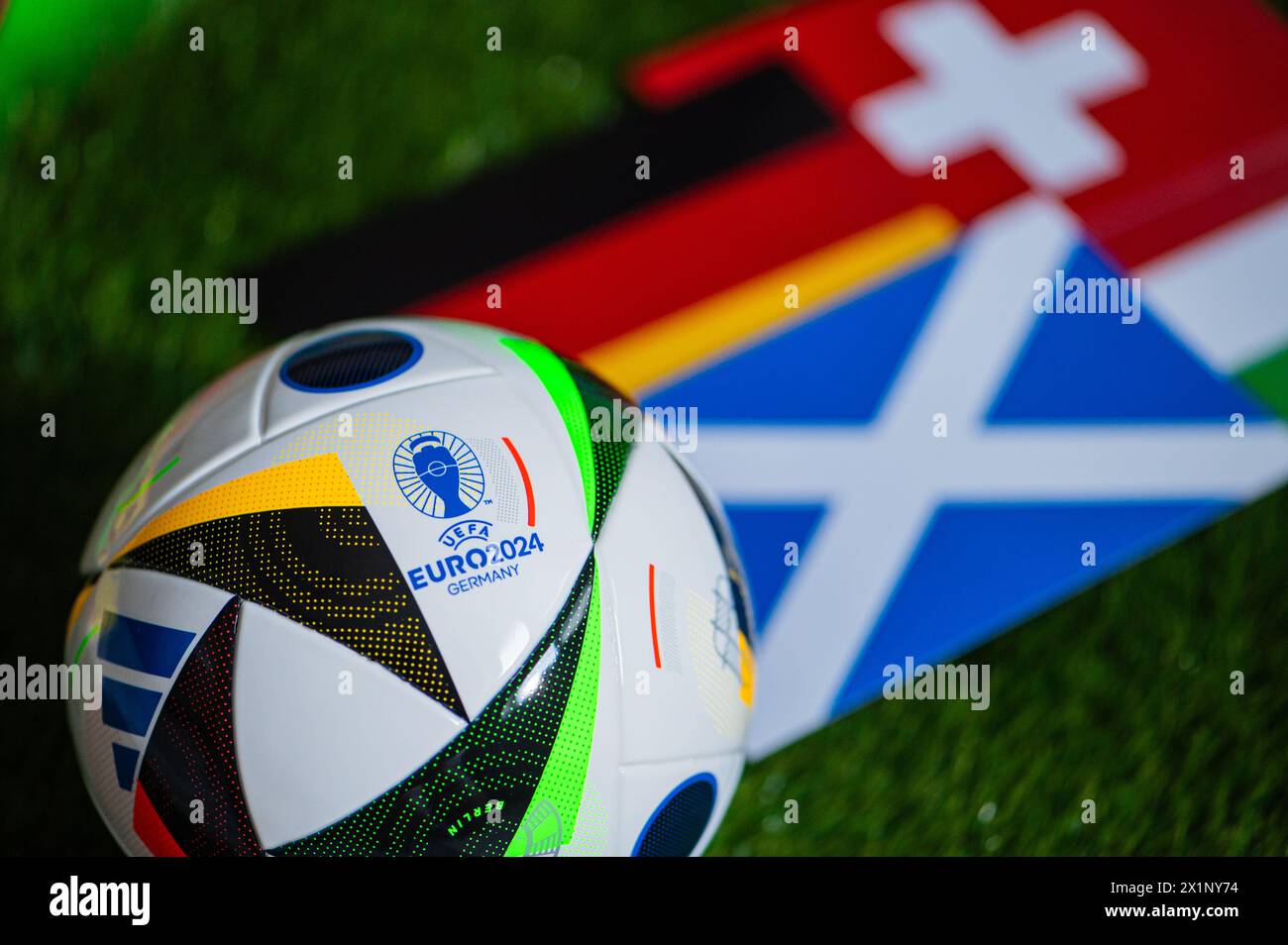 BERLIN, 17. APRIL 2024: Gruppe A beim Europaturnier 2024 in Deutschland. Flaggen von Deutschland, Schottland, Ungarn, der Schweiz und Fußball Stockfoto