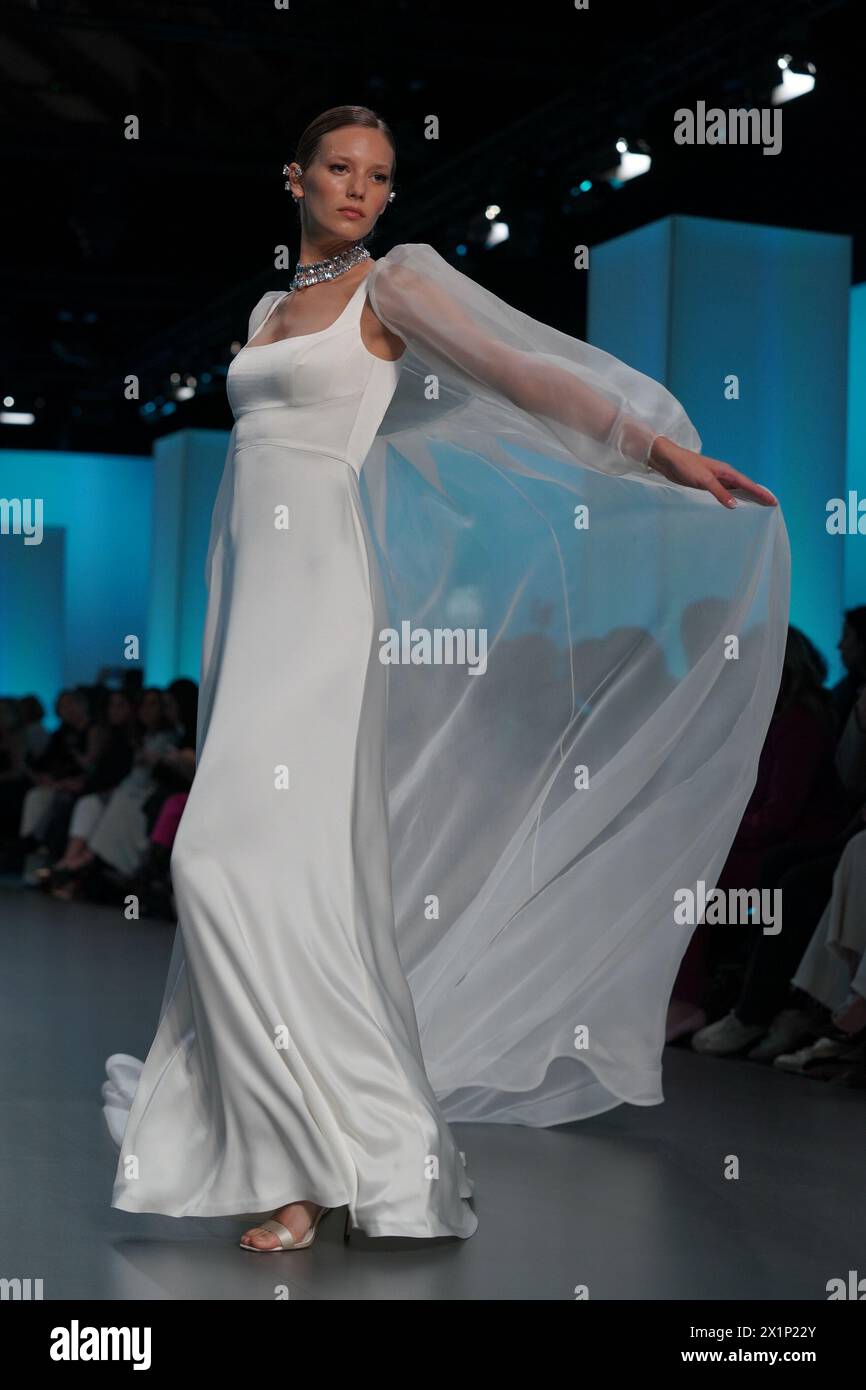 April 2024; Barcelona Bridal Fashion Week – Jesus Peiro Stockfoto