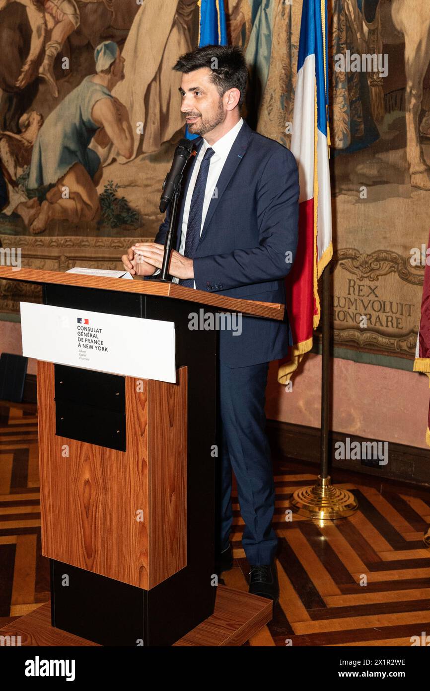 Xavier Bonnefont spricht während der Feier des 500. Jahrestages der Entdeckung der New York Bay durch Verrazzano im französischen Konsulat in New York am 18. April 2024 Stockfoto