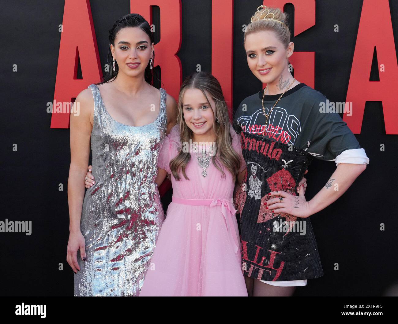 Los Angeles, USA. April 2024. (L-R) Melissa Barrera, Alisha Weir und Kathryn Newton bei der Premiere der Universal Pictures ABIGAIL Los Angeles im Regency Village Theatre in Westwood, KALIFORNIEN, am Mittwoch, den 17. April 2024. (Foto: Sthanlee B. Mirador/SIPA USA) Credit: SIPA USA/Alamy Live News Stockfoto