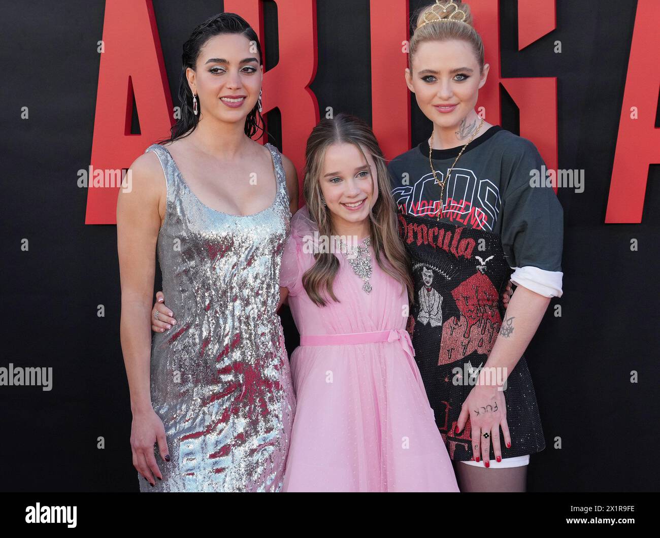 Los Angeles, USA. April 2024. (L-R) Melissa Barrera, Alisha Weir und Kathryn Newton bei der Premiere der Universal Pictures ABIGAIL Los Angeles im Regency Village Theatre in Westwood, KALIFORNIEN, am Mittwoch, den 17. April 2024. (Foto: Sthanlee B. Mirador/SIPA USA) Credit: SIPA USA/Alamy Live News Stockfoto