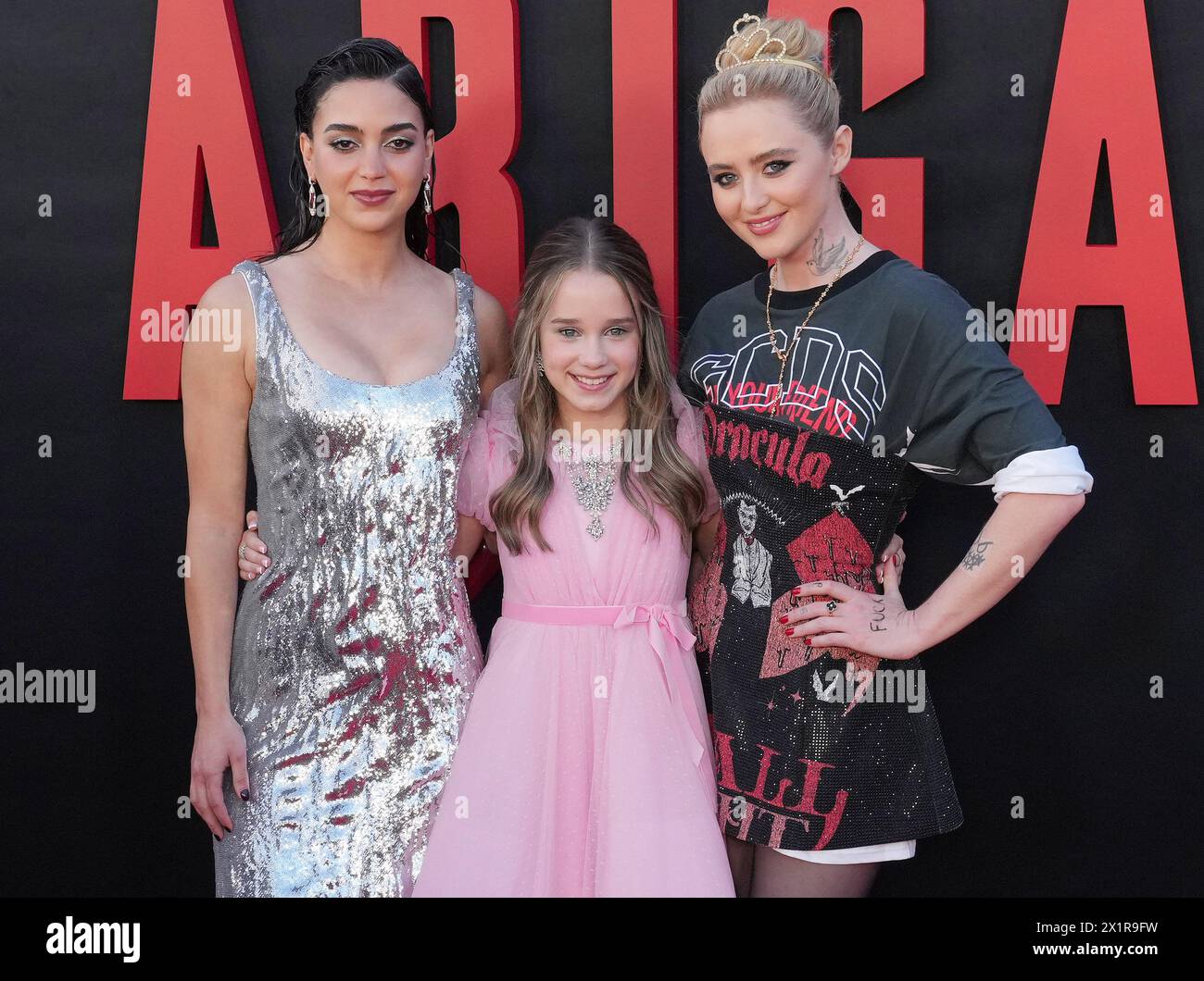 Los Angeles, USA. April 2024. (L-R) Melissa Barrera, Alisha Weir und Kathryn Newton bei der Premiere der Universal Pictures ABIGAIL Los Angeles im Regency Village Theatre in Westwood, KALIFORNIEN, am Mittwoch, den 17. April 2024. (Foto: Sthanlee B. Mirador/SIPA USA) Credit: SIPA USA/Alamy Live News Stockfoto