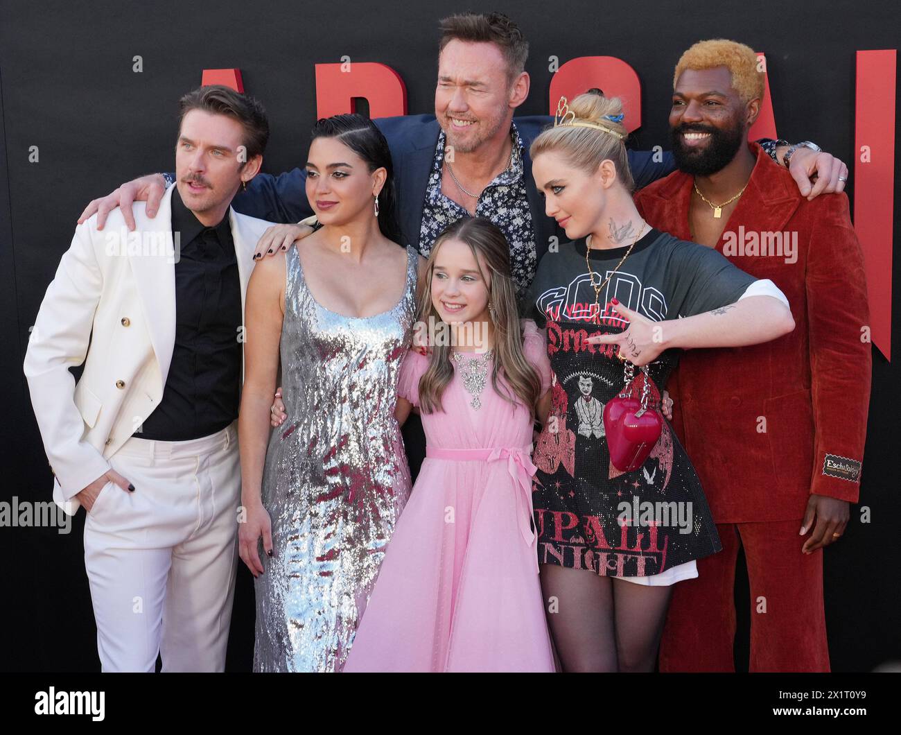 Los Angeles, USA. April 2024. (L-R) ABIGAIL Cast – Dan Stevens, Melissa Barrera, Alisha Weir, Kevin Durand, Kathryn Newton und William Catlett bei der Premiere der Universal Pictures ABIGAIL Los Angeles im Regency Village Theatre in Westwood, KALIFORNIEN am Mittwoch, den 17. April 2024. (Foto: Sthanlee B. Mirador/SIPA USA) Credit: SIPA USA/Alamy Live News Stockfoto