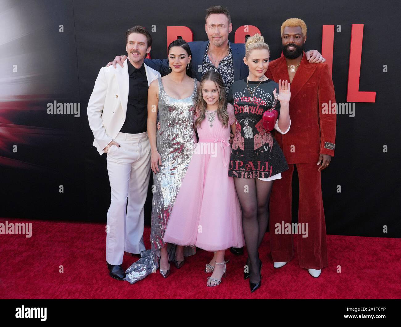 Los Angeles, USA. April 2024. (L-R) ABIGAIL Cast – Dan Stevens, Melissa Barrera, Alisha Weir, Kevin Durand, Kathryn Newton und William Catlett bei der Premiere der Universal Pictures ABIGAIL Los Angeles im Regency Village Theatre in Westwood, KALIFORNIEN am Mittwoch, den 17. April 2024. (Foto: Sthanlee B. Mirador/SIPA USA) Credit: SIPA USA/Alamy Live News Stockfoto