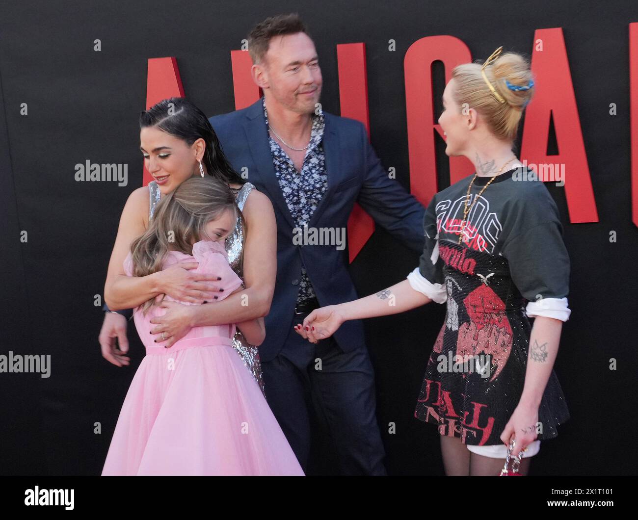 Los Angeles, USA. April 2024. (L-R) ABIGAIL Cast: Melissa Barrera, Alisha Weir, Kevin Durand und Kathryn Newton bei der Premiere von ABIGAIL Los Angeles bei Universal Pictures im Regency Village Theatre in Westwood, KALIFORNIEN am Mittwoch, 17. April 2024. (Foto: Sthanlee B. Mirador/SIPA USA) Credit: SIPA USA/Alamy Live News Stockfoto