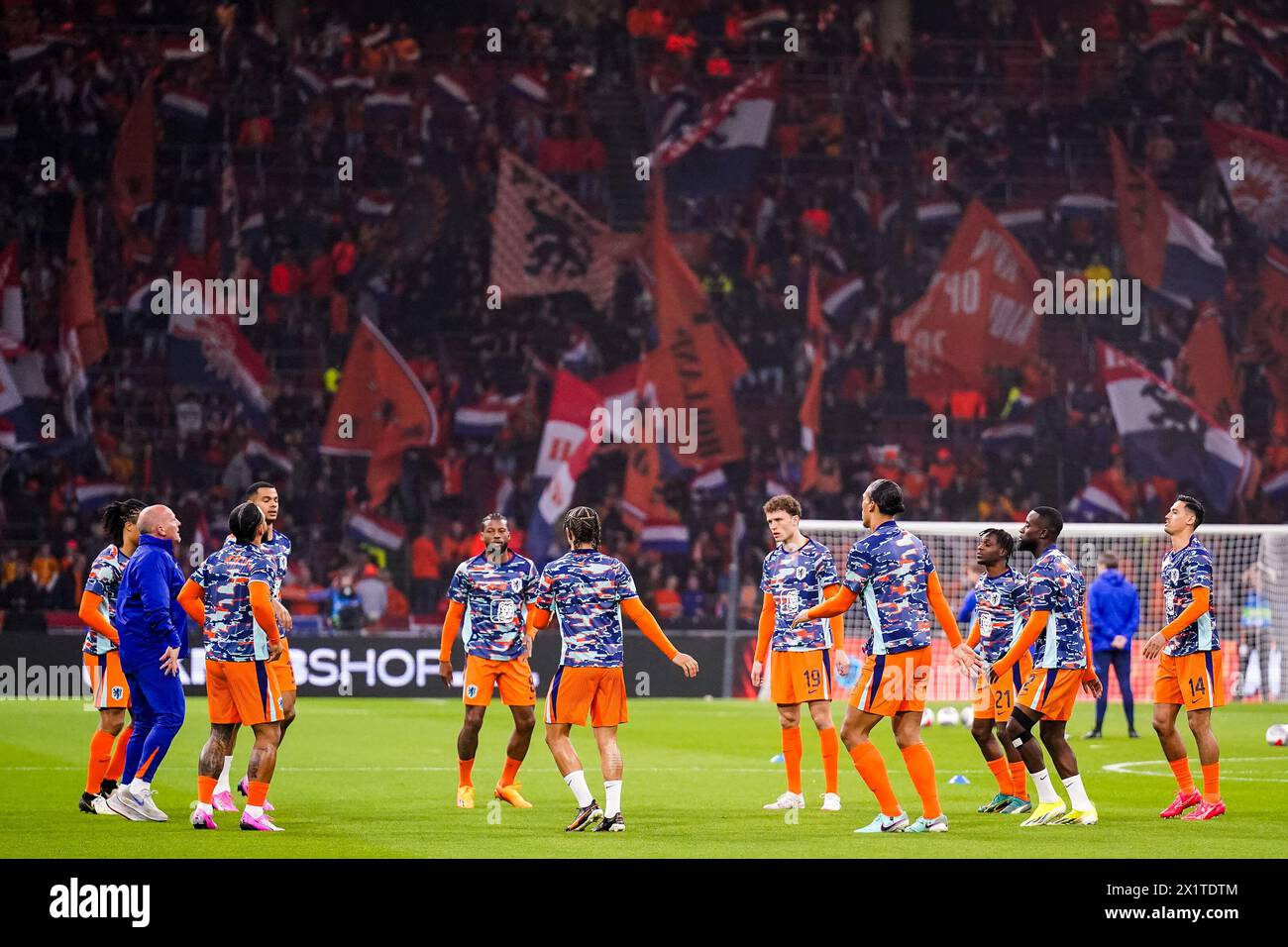 AMSTERDAM, NIEDERLANDE - 22. MÄRZ: Die Mannschaft der Niederlande wird vor dem Freundschaftsspiel zwischen den Niederlanden und Schottland bei Johan Cruyff AR warm Stockfoto
