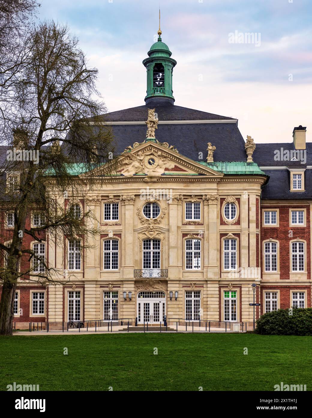 Das elegante Gebäude der Universität Münster Stockfoto