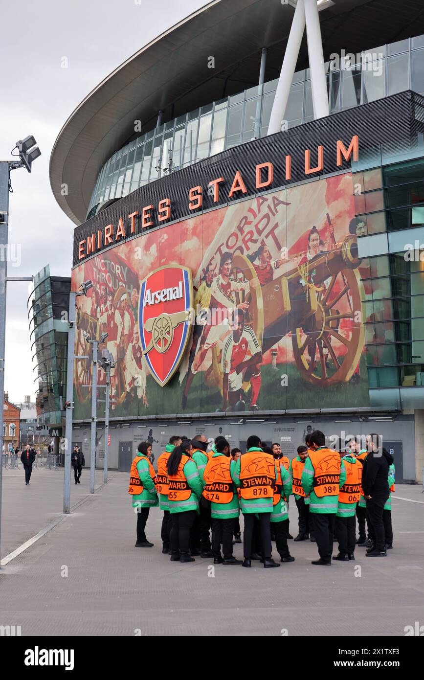 PIC zeigt: Arsenal Emirates Stadion vor Champions League Spiel gegen Bayern München April 2024 Bild gavin rodgers/pixel8000 Stockfoto