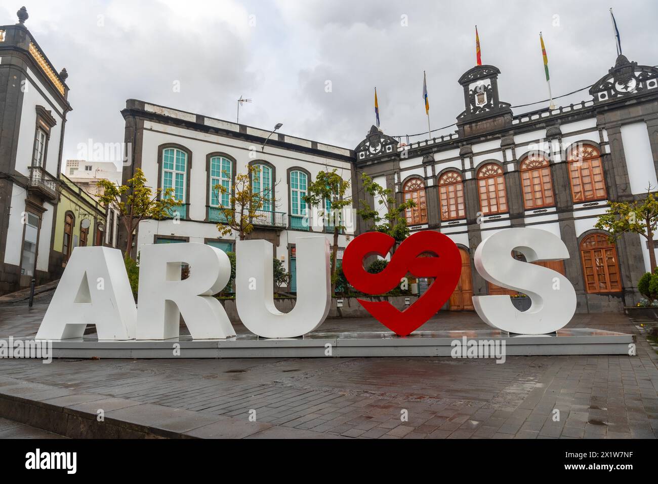 Touristenschild mit den schönen Buchstaben der Gemeinde Arucas, Gran Canaria, Spanien Stockfoto