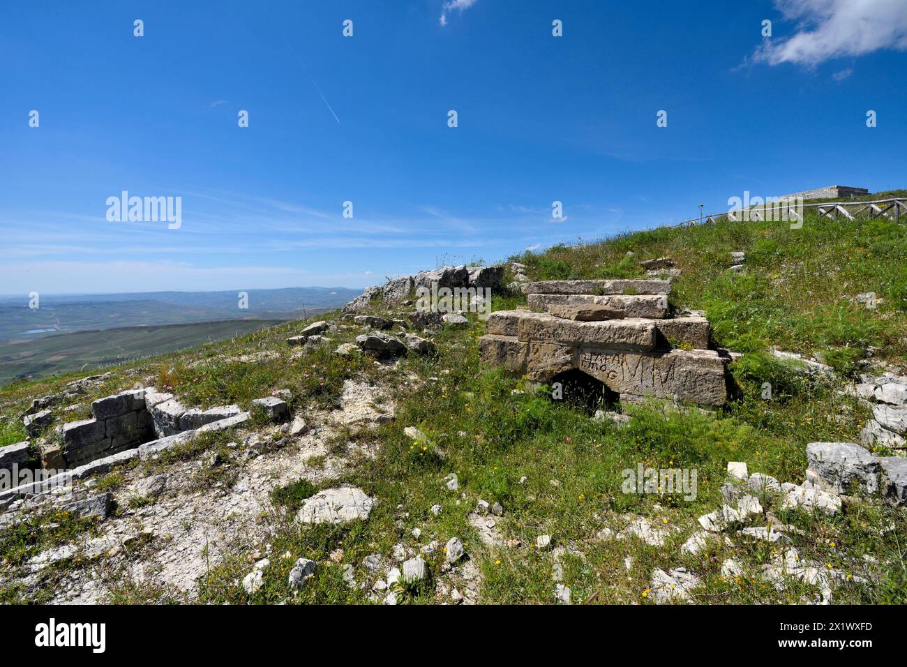 Monumentales Grab der Königin. Archäologisches Gebiet von ​​monte Adranone. Sambuca di Sicilia. Sizilien Stockfoto